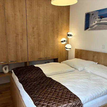 Arbelux - Wellness & Pool Access Apartment